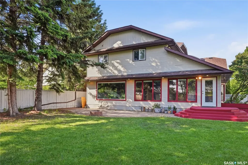 130 Mulcaster Crescent Saskatoon SK S7N 4A7