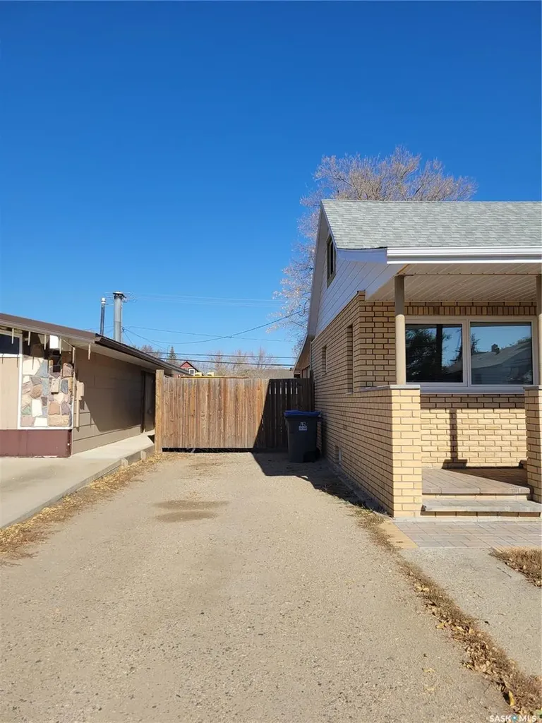 1517 3rd Street Estevan SK S4A 0S5