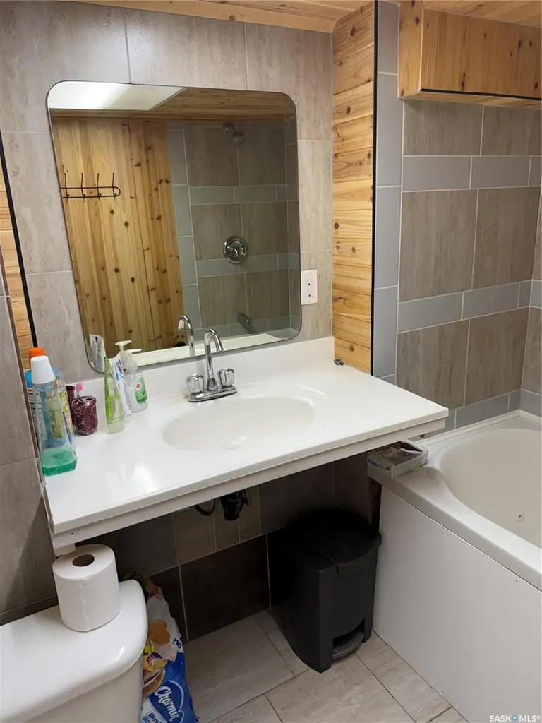 1517 3rd Street Estevan SK S4A 0S5