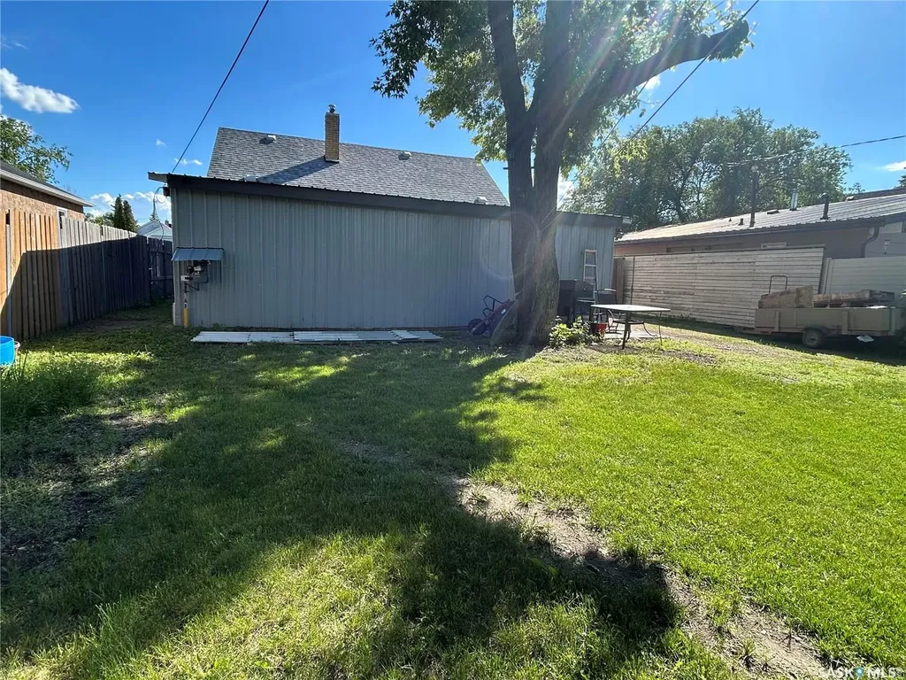 1517 3rd Street Estevan SK S4A 0S5