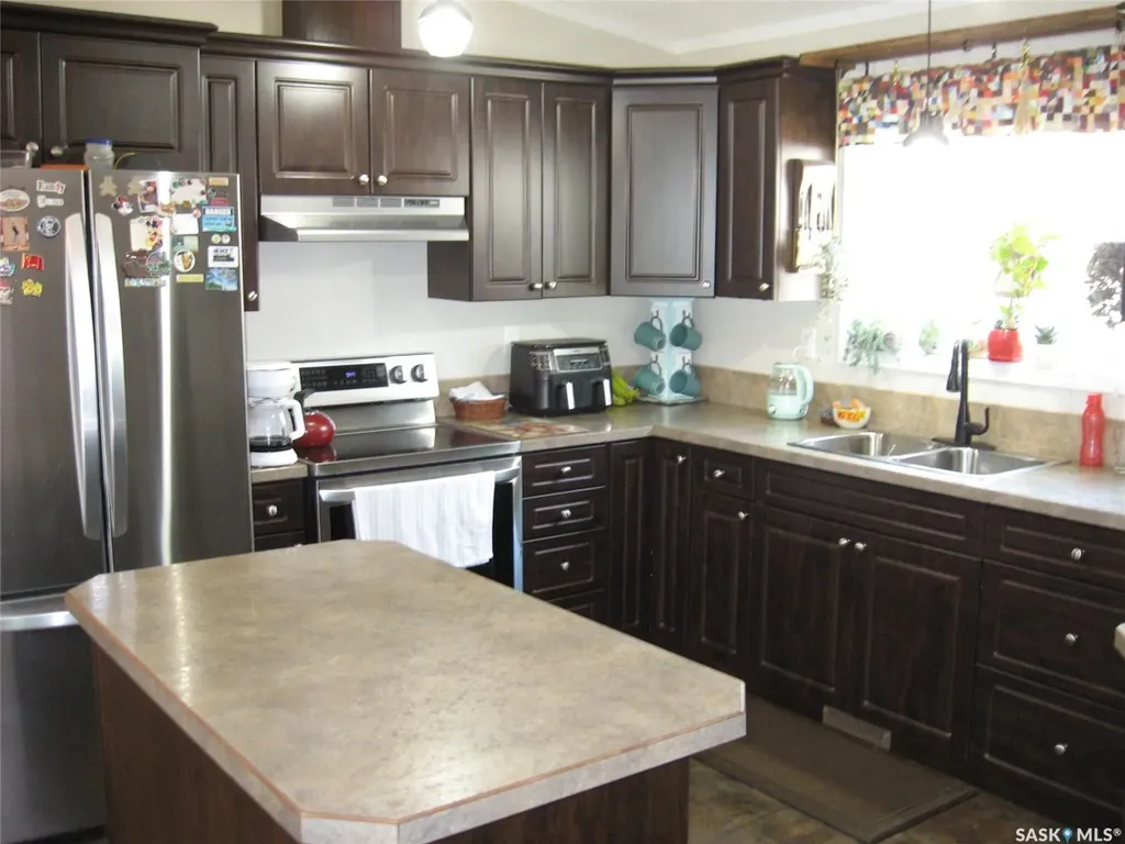 H9-1 9th Avenue NE Moose Jaw SK S6J 1C6