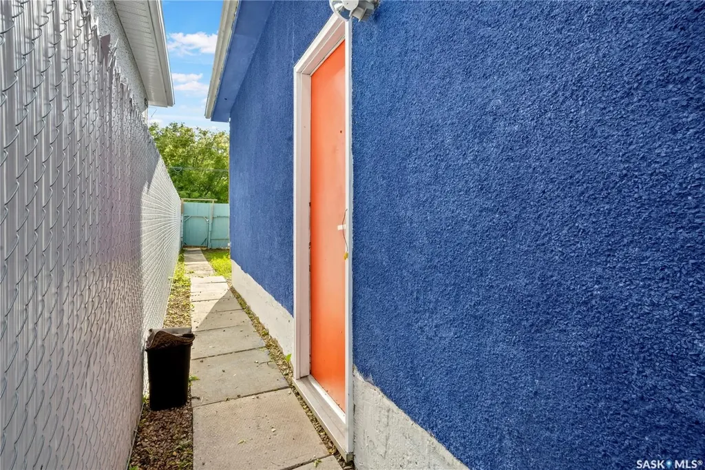 664 Retallack Street Regina SK S4T 2G4