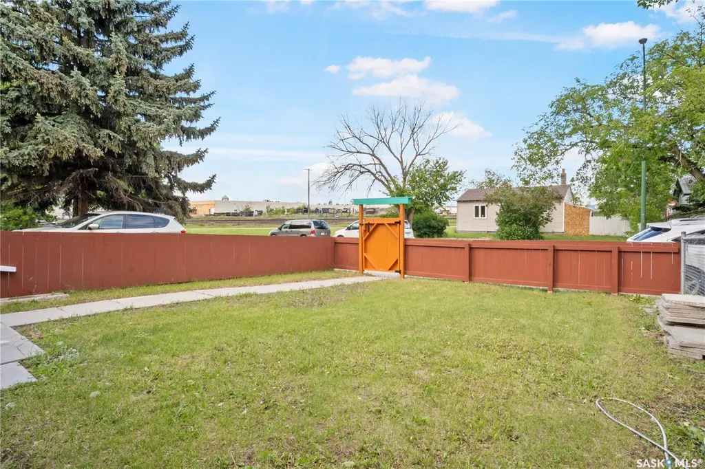 664 Retallack Street Regina SK S4T 2G4