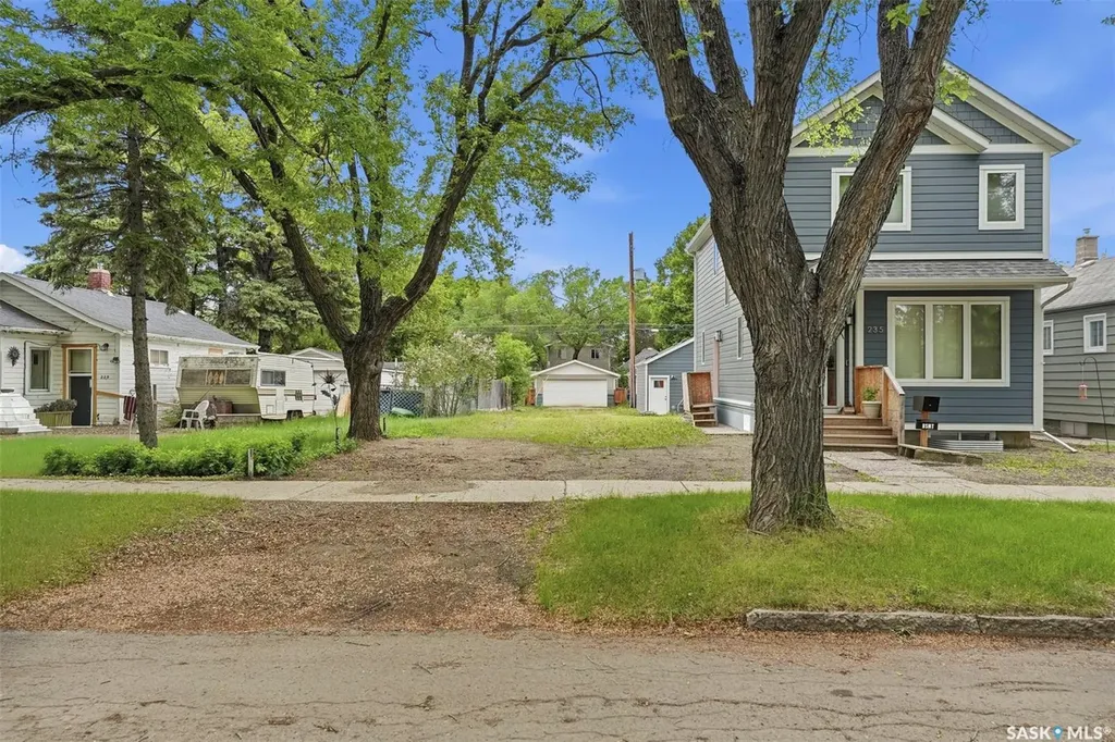 233 1st Street E Saskatoon SK S7H 1R8