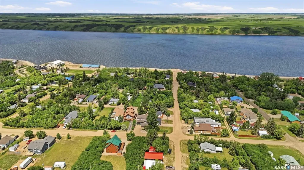 316&319 Cumming Avenue Manitou Beach SK S0K 4T1