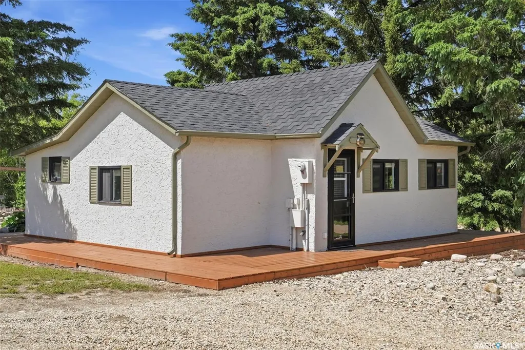 316&319 Cumming Avenue Manitou Beach SK S0K 4T1