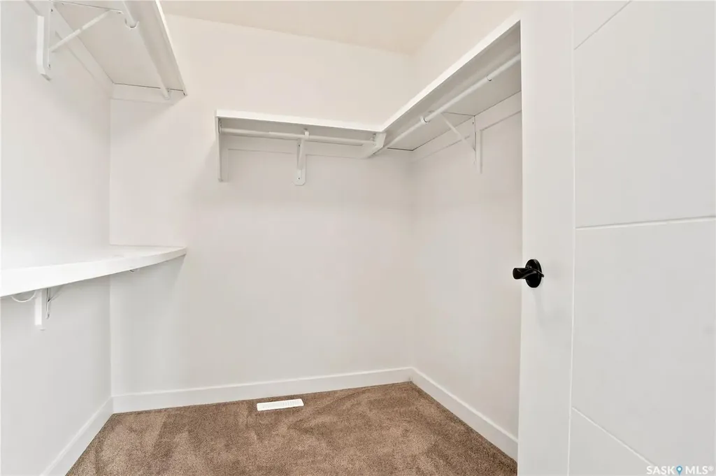 543 Evergreen Boulevard Saskatoon SK S7W 0L4