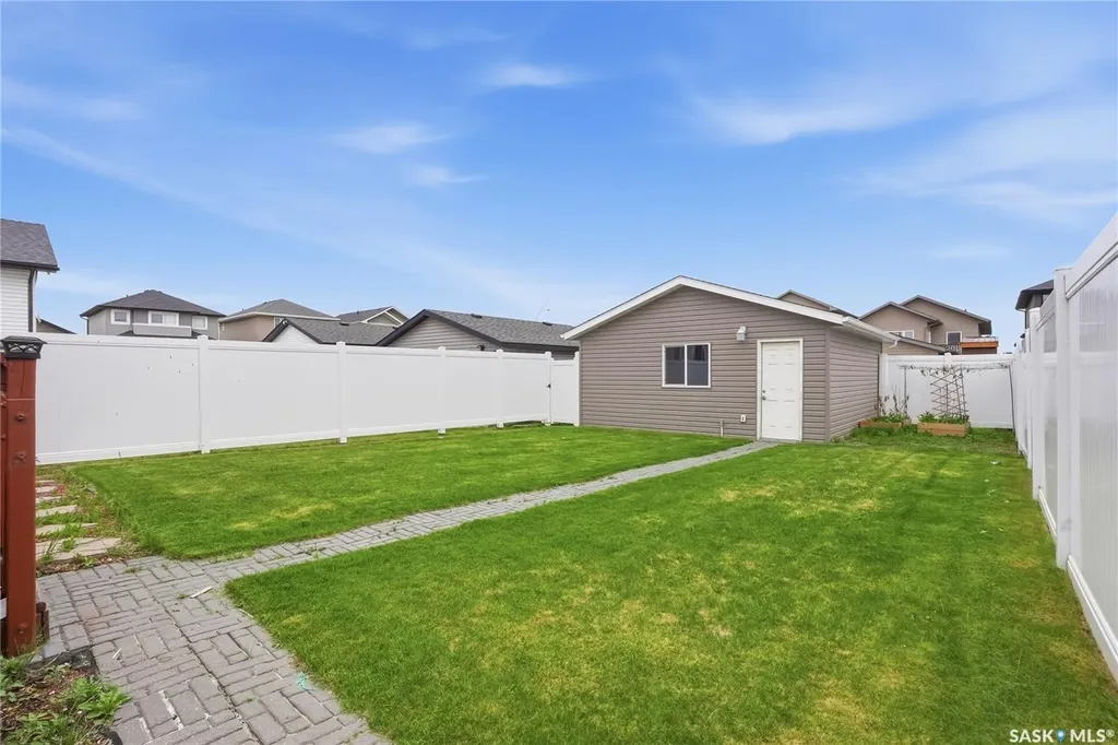 543 Evergreen Boulevard Saskatoon SK S7W 0L4