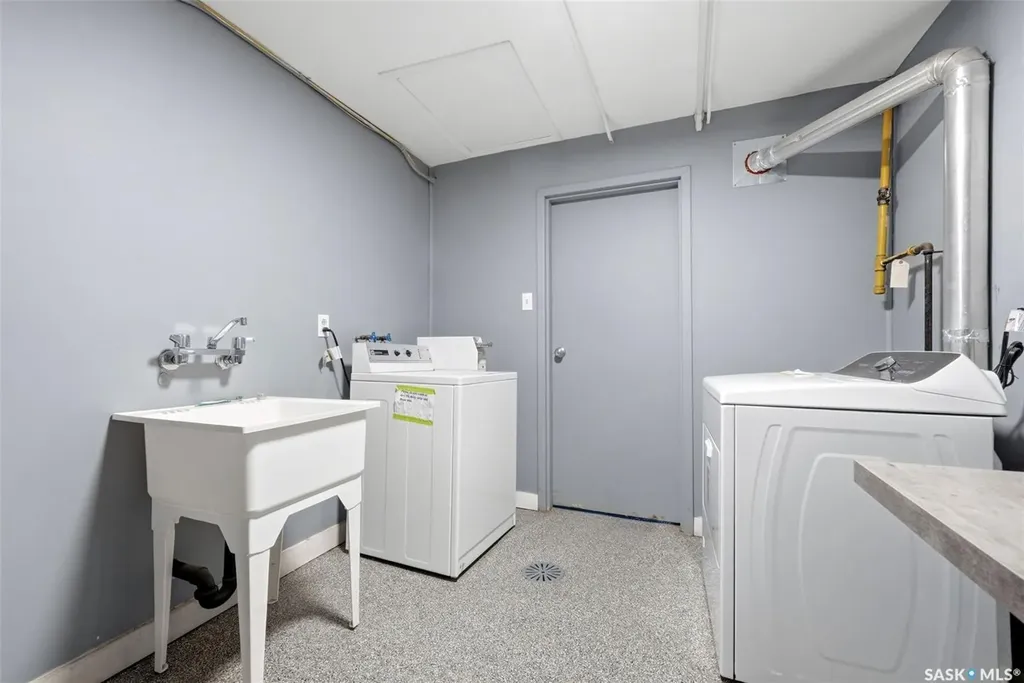 230 Broadway Avenue E Regina SK S4N 0Z9