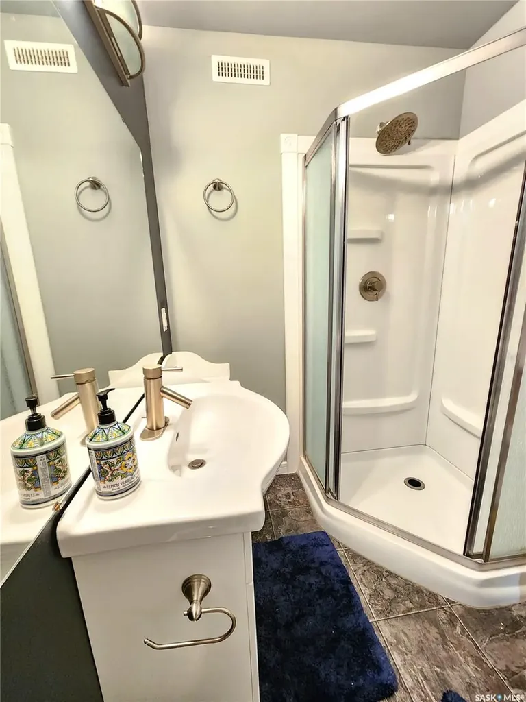 405 Lorne Street Regina SK S4R 2J5