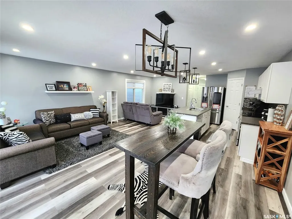 405 Lorne Street Regina SK S4R 2J5