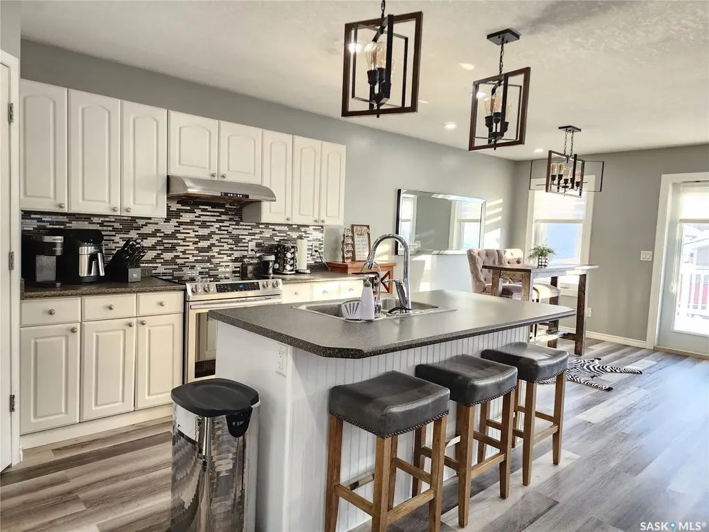 405 Lorne Street Regina SK S4R 2J5