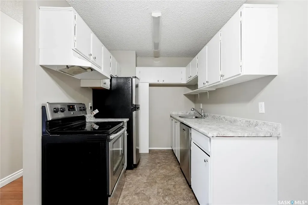 403 Tait Court Saskatoon SK S7H 5L3
