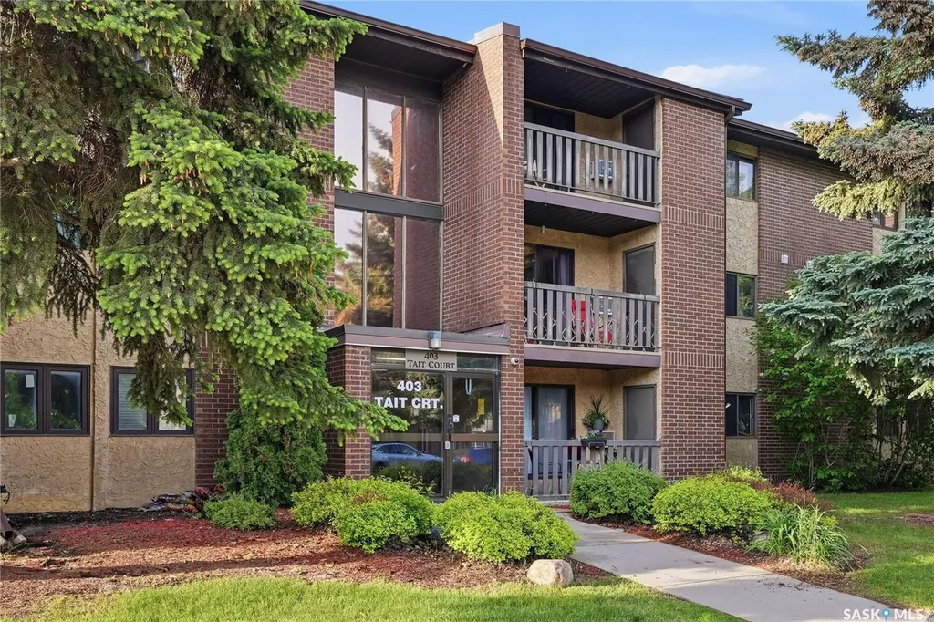 403 Tait Court Saskatoon SK S7H 5L3