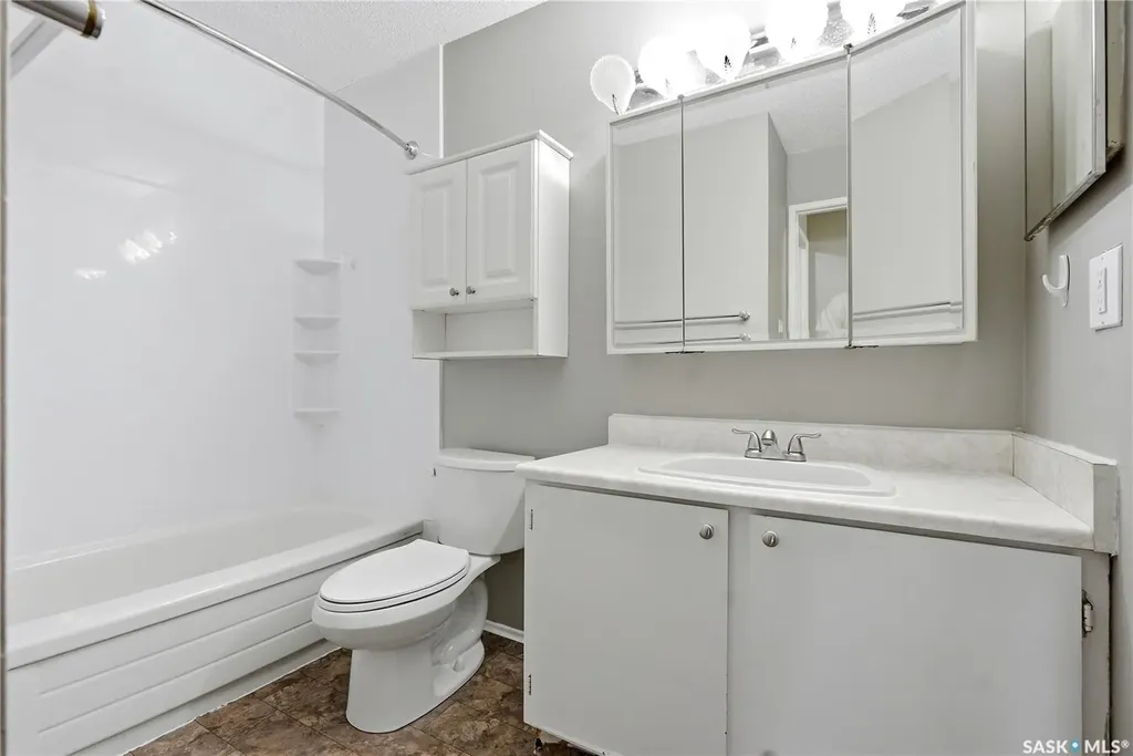 403 Tait Court Saskatoon SK S7H 5L3