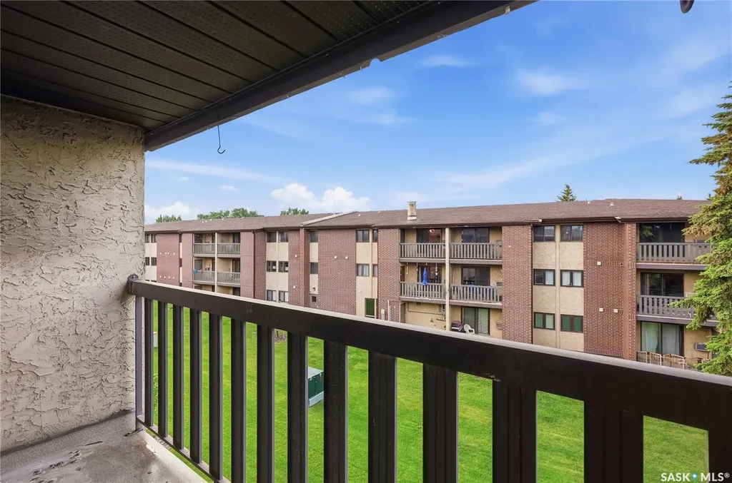 403 Tait Court Saskatoon SK S7H 5L3