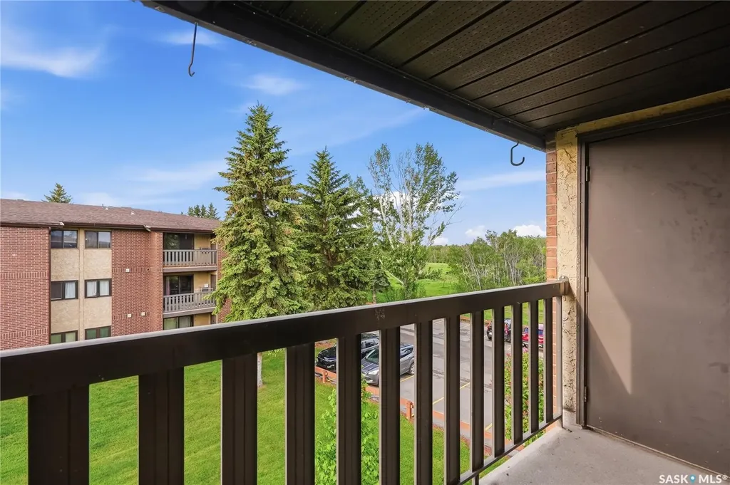 403 Tait Court Saskatoon SK S7H 5L3