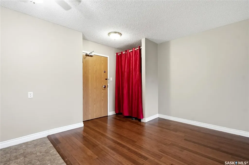 403 Tait Court Saskatoon SK S7H 5L3