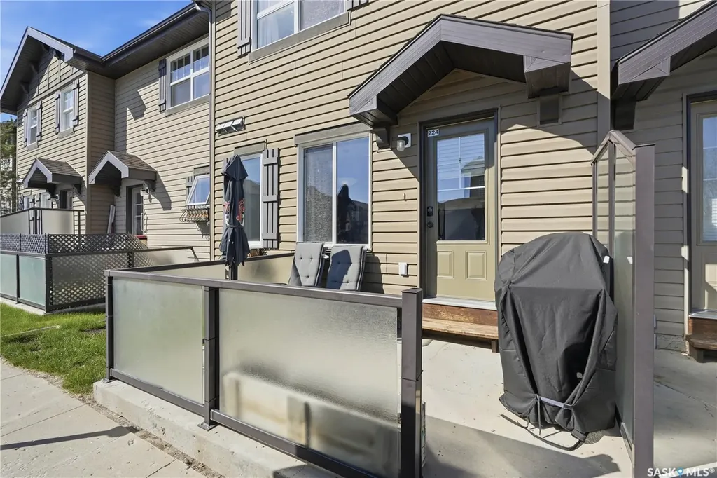 224 Langlois Way Saskatoon SK S7T 0L2