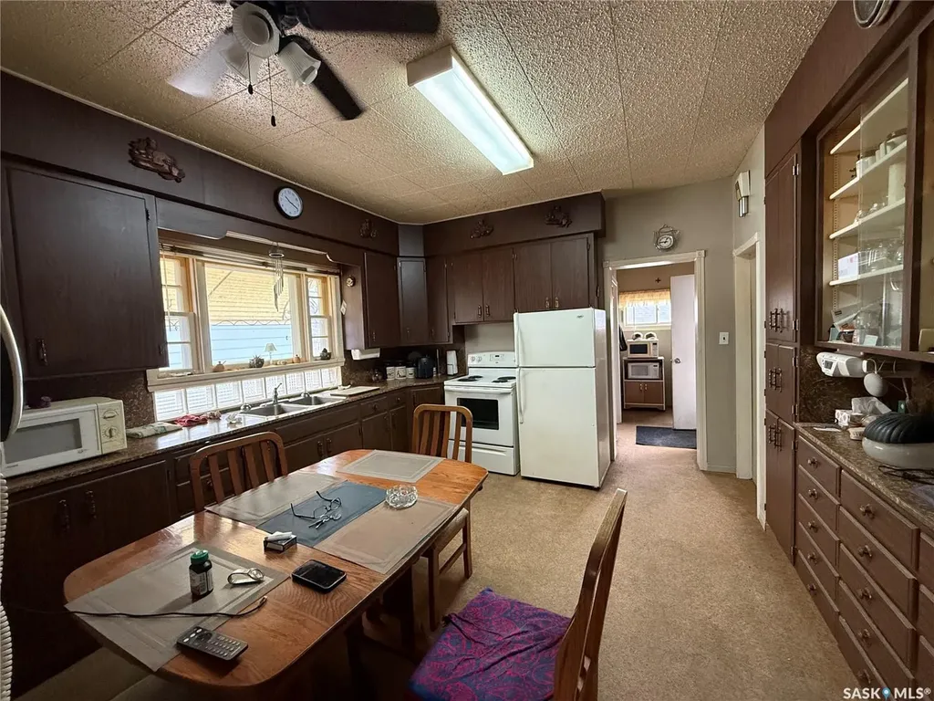 309 4th Avenue SW Eston SK S0L 1A0