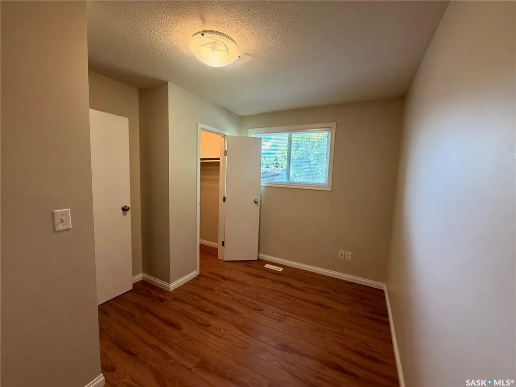 214 Fisher Crescent Saskatoon SK S7L 5C9