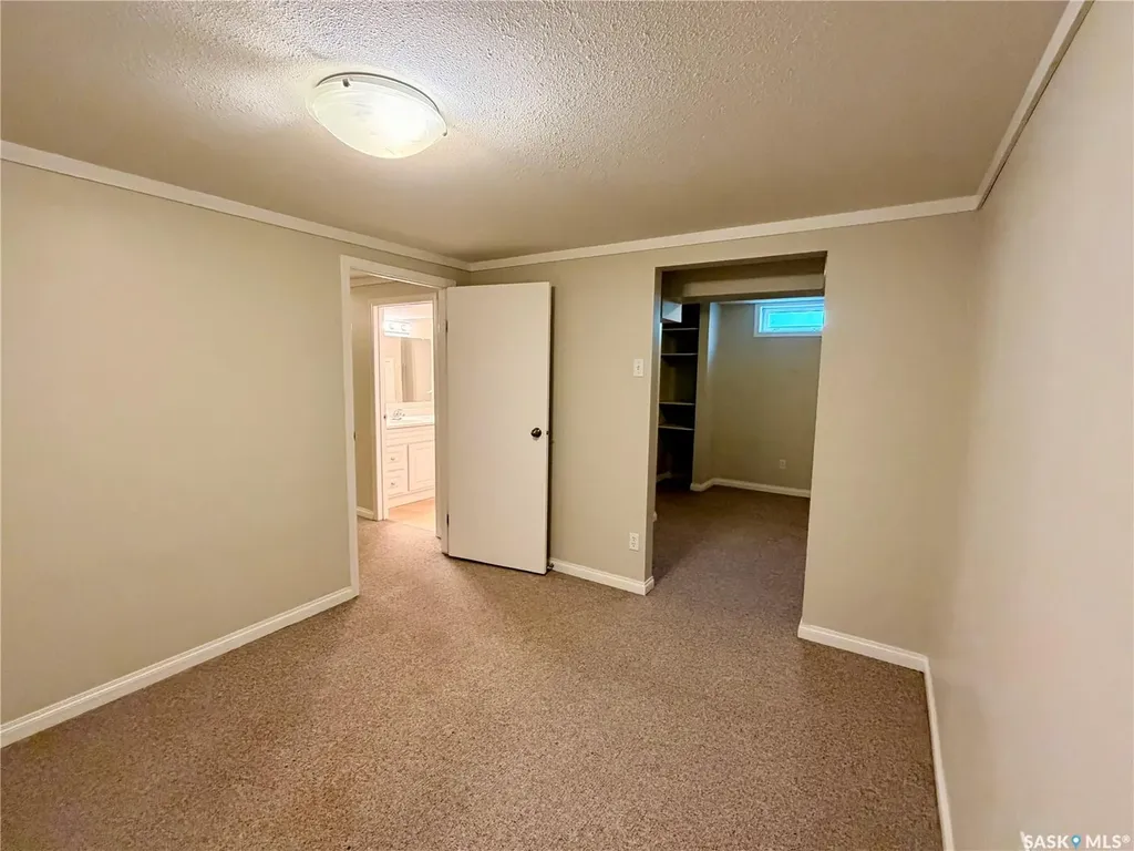 214 Fisher Crescent Saskatoon SK S7L 5C9