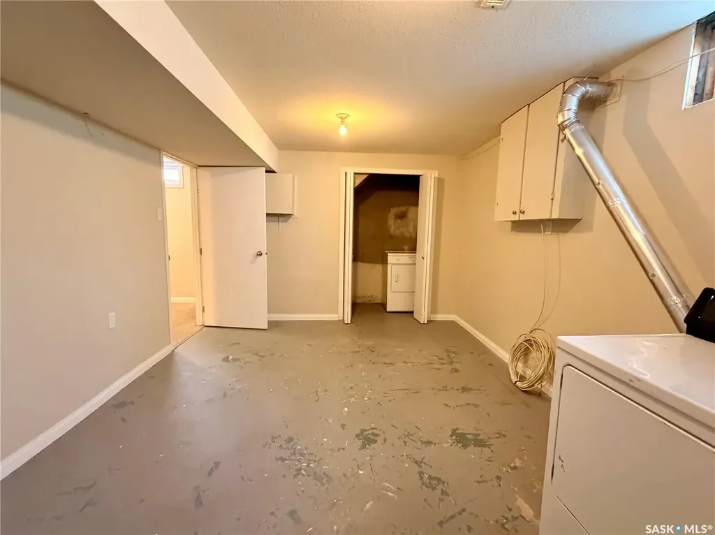 214 Fisher Crescent Saskatoon SK S7L 5C9
