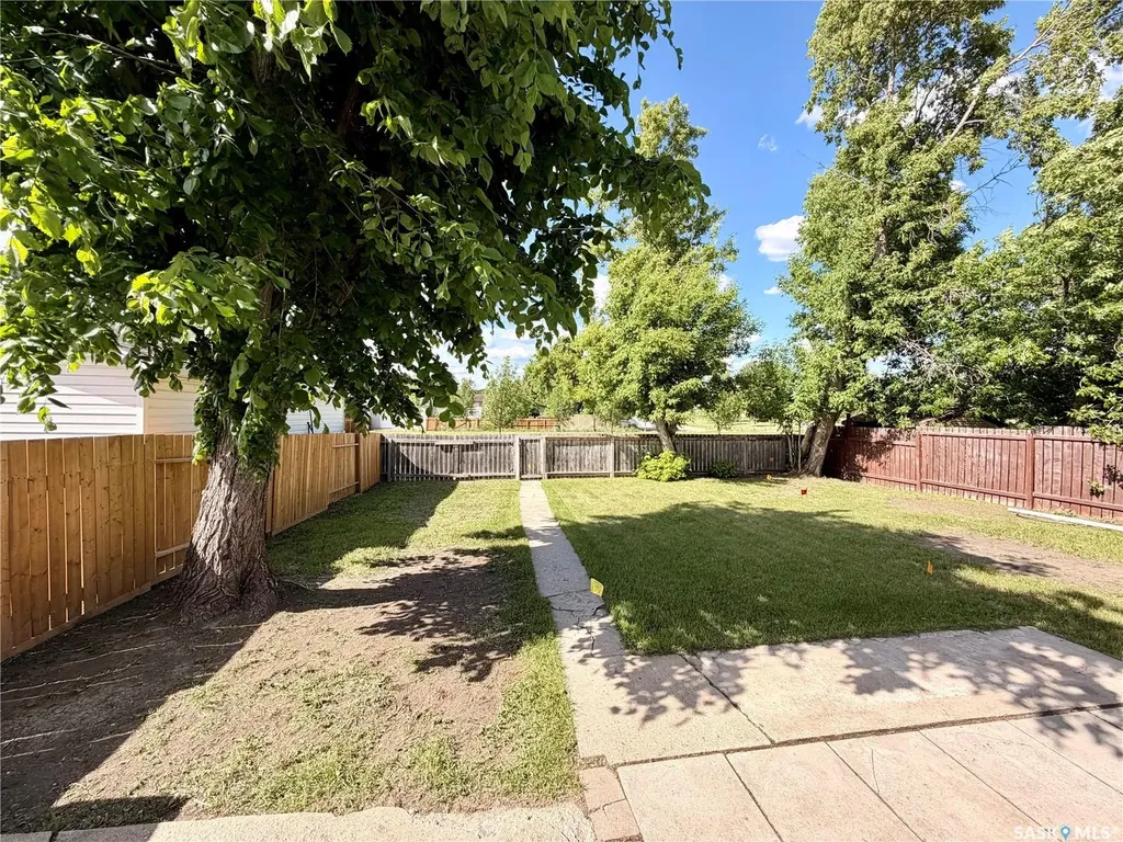 214 Fisher Crescent Saskatoon SK S7L 5C9