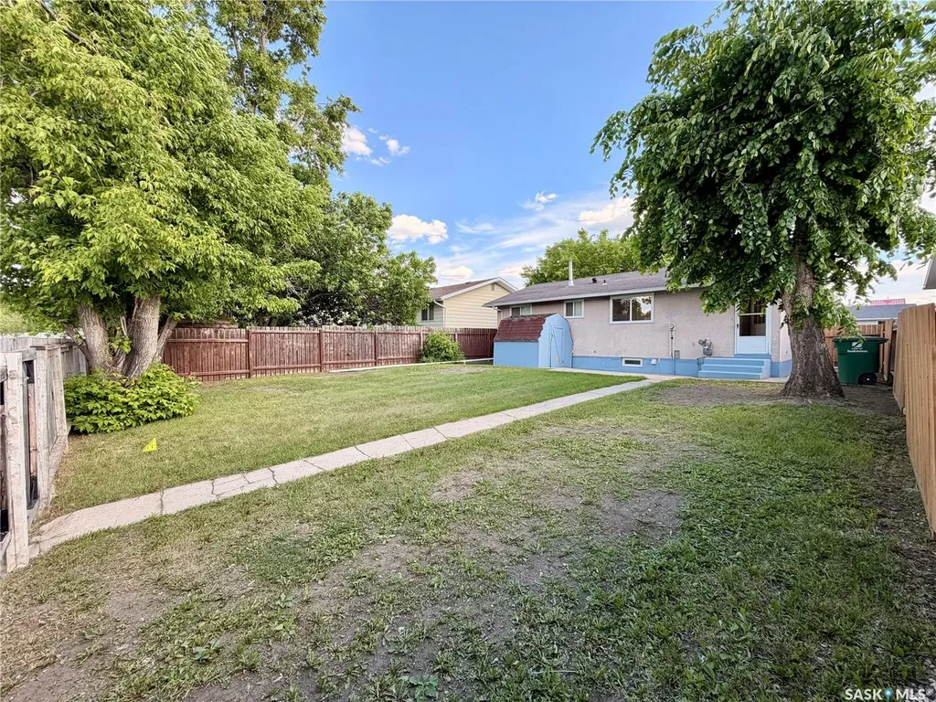 214 Fisher Crescent Saskatoon SK S7L 5C9