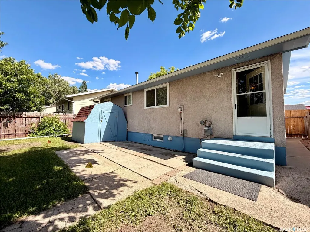 214 Fisher Crescent Saskatoon SK S7L 5C9