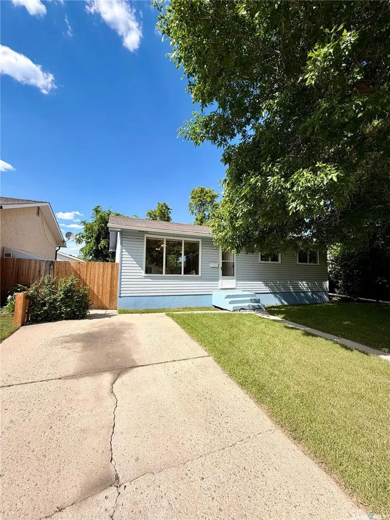 214 Fisher Crescent Saskatoon SK S7L 5C9