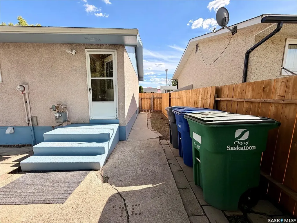 214 Fisher Crescent Saskatoon SK S7L 5C9
