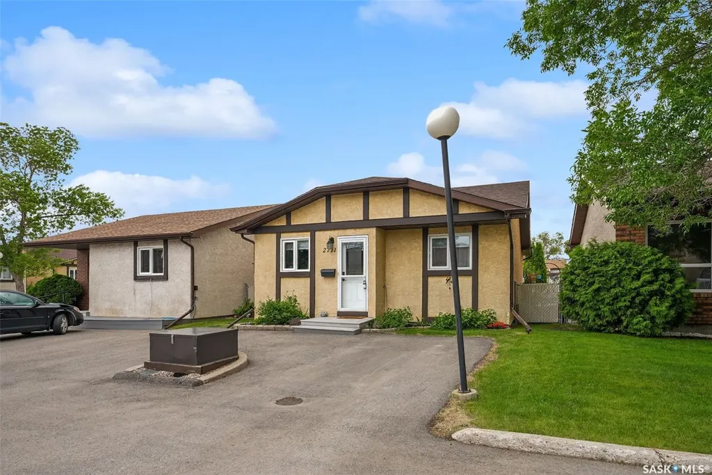 2711 Meadow Lane E Regina SK S4V 1L7