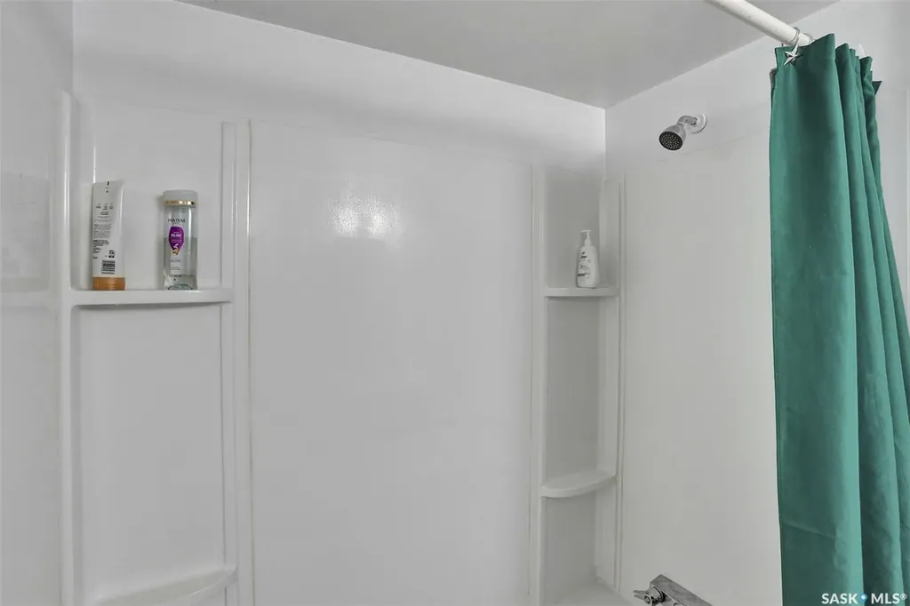 7223 Dalgliesh Drive Regina SK S4X 2B8
