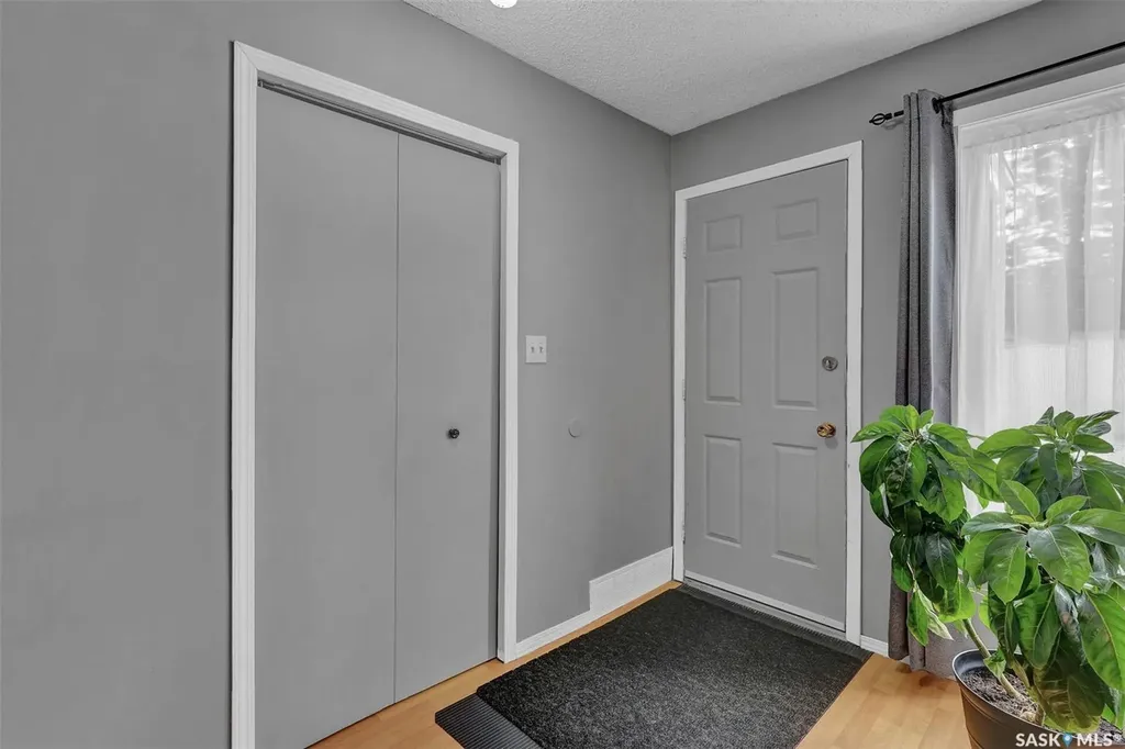 7223 Dalgliesh Drive Regina SK S4X 2B8