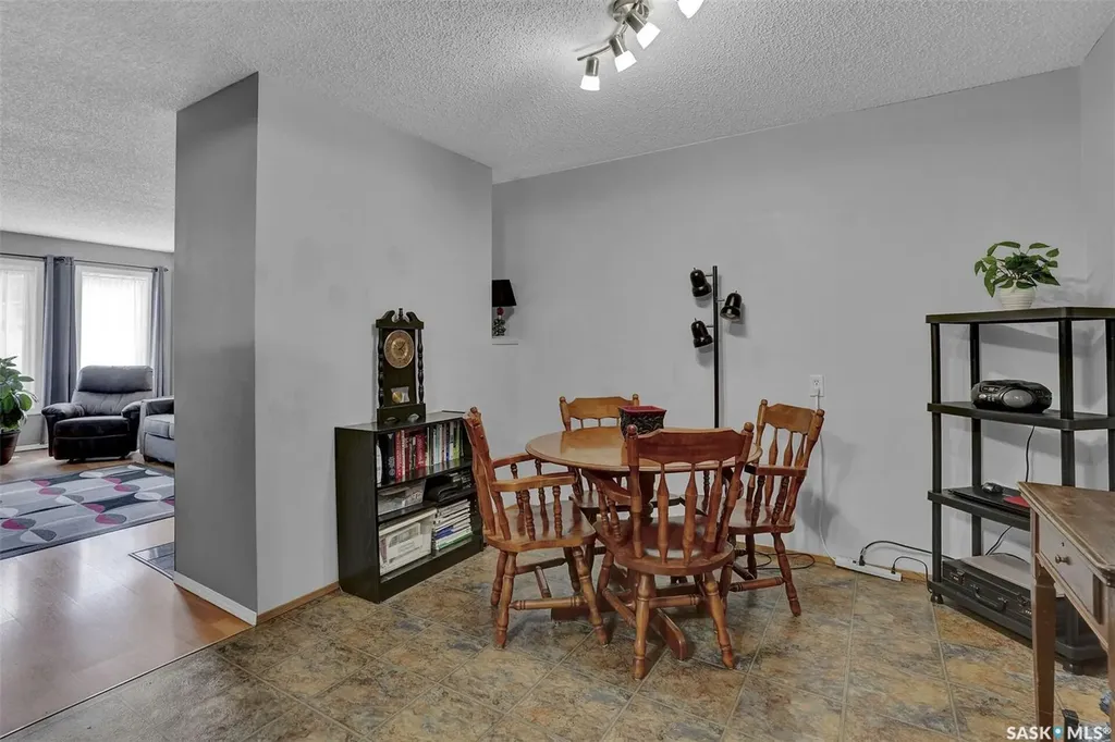 7223 Dalgliesh Drive Regina SK S4X 2B8