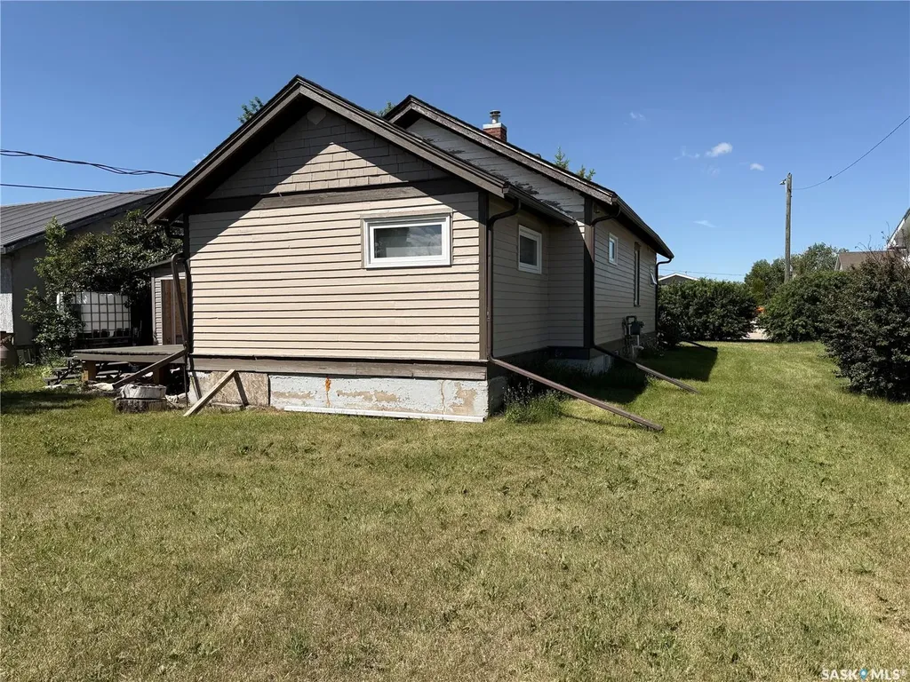 107 4th Avenue N Lucky Lake SK S0L 1Z0