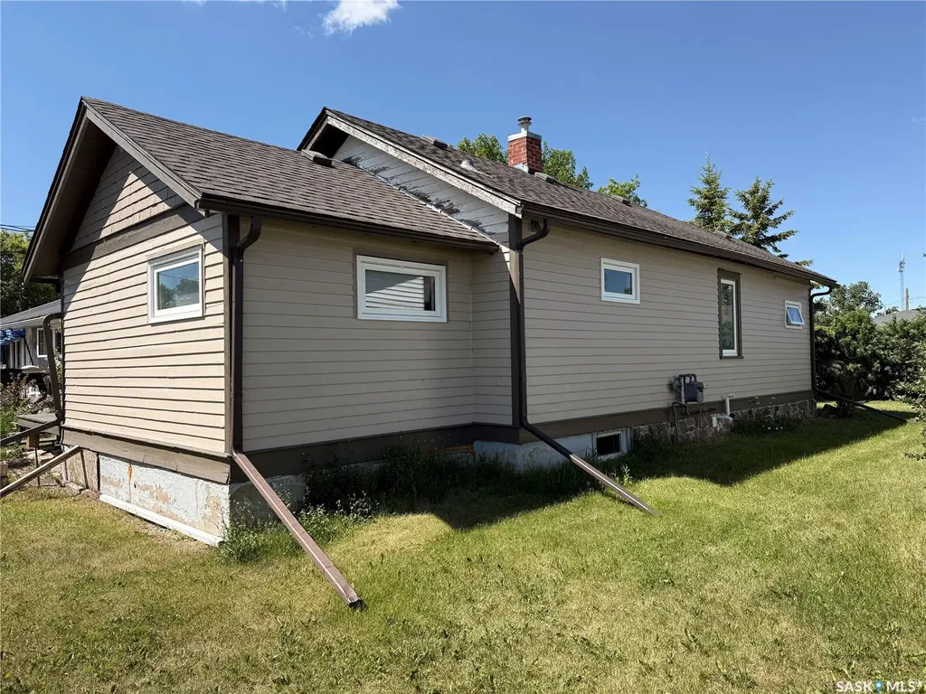 107 4th Avenue N Lucky Lake SK S0L 1Z0