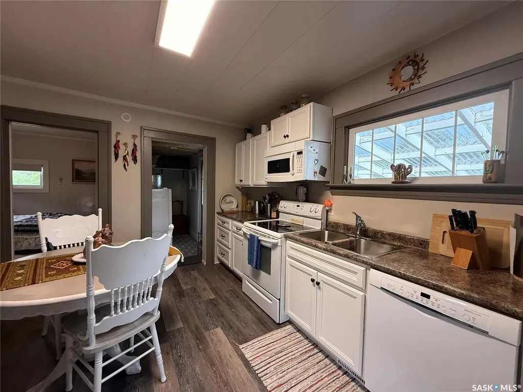 107 4th Avenue N Lucky Lake SK S0L 1Z0