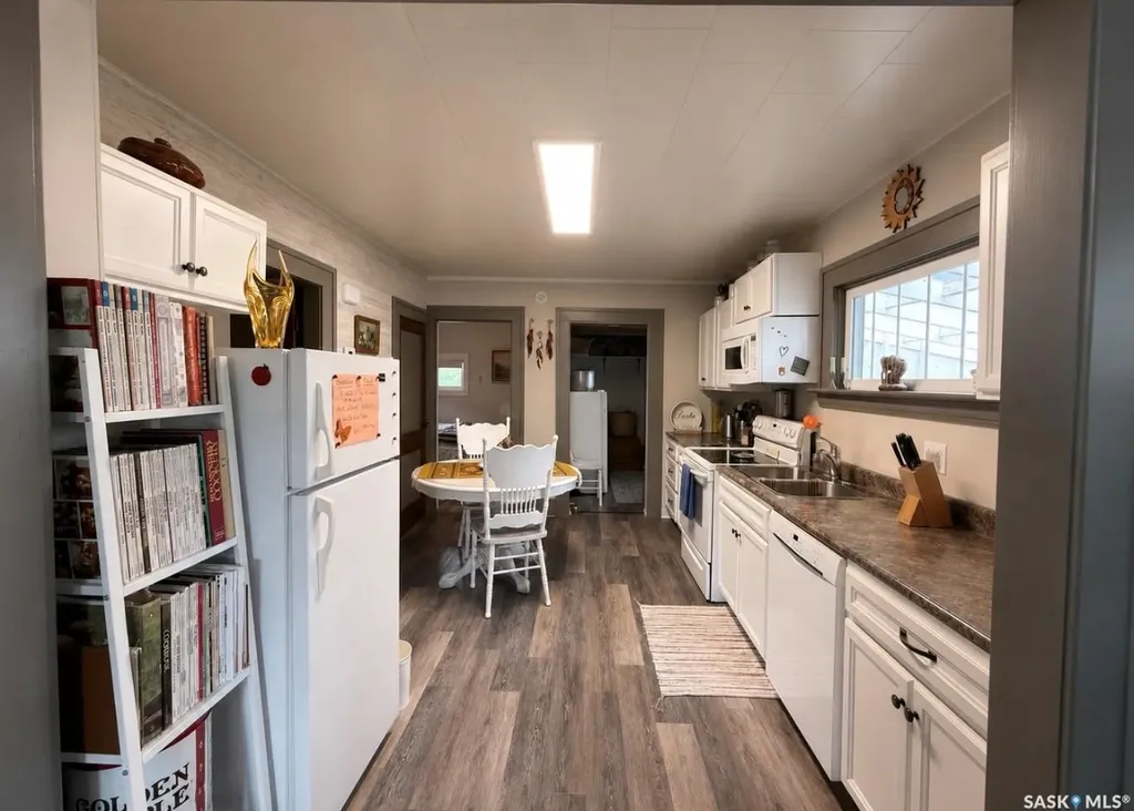 107 4th Avenue N Lucky Lake SK S0L 1Z0