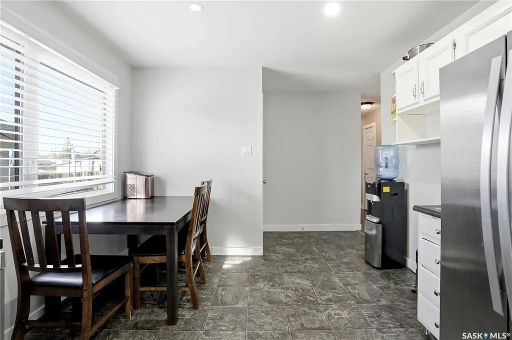 330 Devonshire Crescent Saskatoon SK S7L 5V8