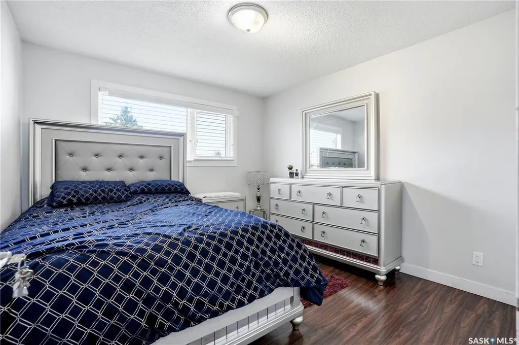 330 Devonshire Crescent Saskatoon SK S7L 5V8