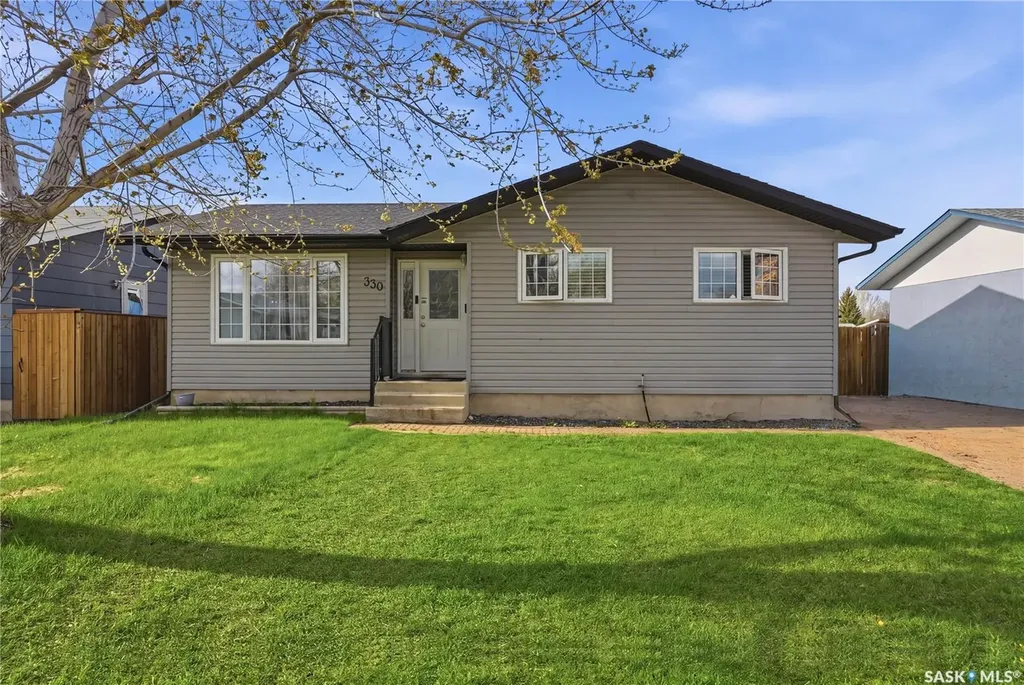 330 Devonshire Crescent Saskatoon SK S7L 5V8