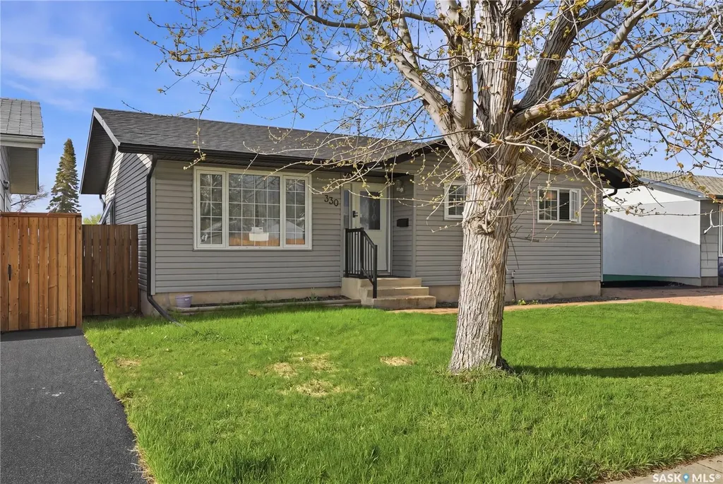 330 Devonshire Crescent Saskatoon SK S7L 5V8