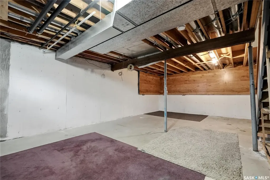 145 Sandy Court Saskatoon SK S7K 6P7