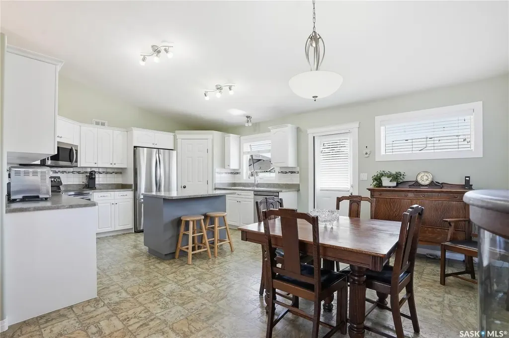 511 Pobran Crescent Saskatoon SK S7S 1L4
