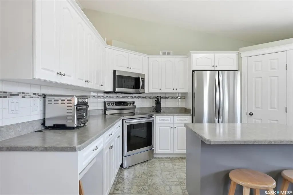 511 Pobran Crescent Saskatoon SK S7S 1L4