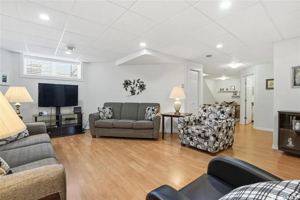 511 Pobran Crescent Saskatoon SK S7S 1L4