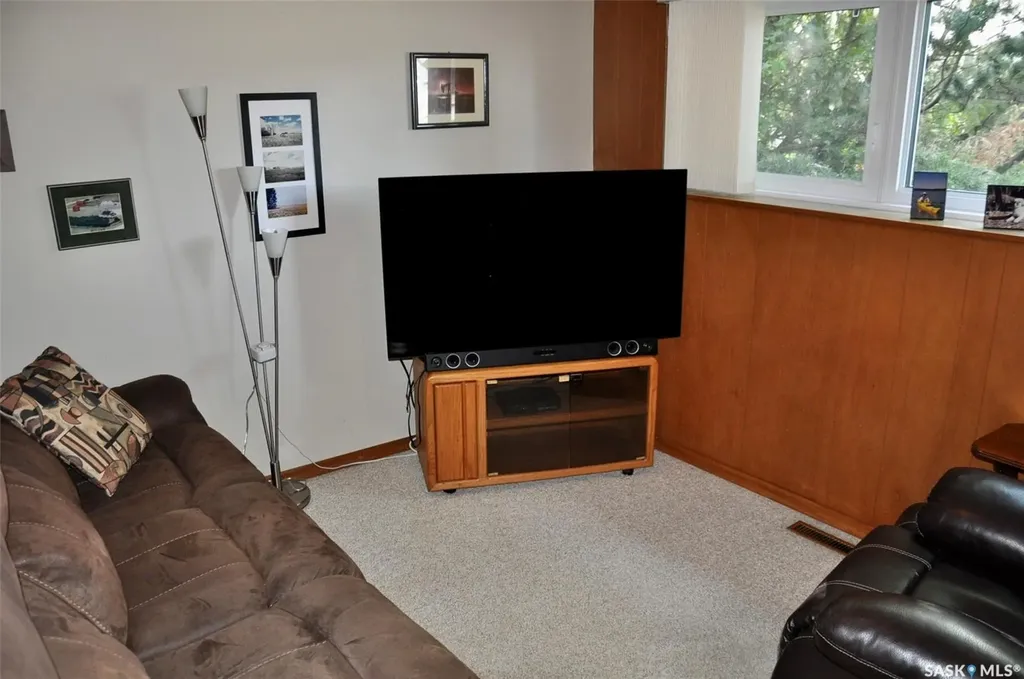 1 Maclean Crescent Saskatoon SK S7J 2R6