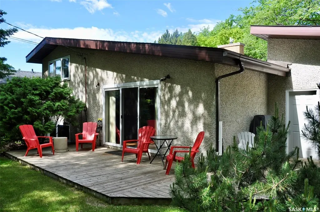 1 Maclean Crescent Saskatoon SK S7J 2R6